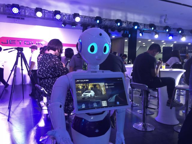 智慧展廳引領(lǐng)汽車營銷革命 捷途一年布局1300家智能機器人銷售新生態(tài)
